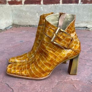 Vintage Yellow Gold crocodile ankle heel boots